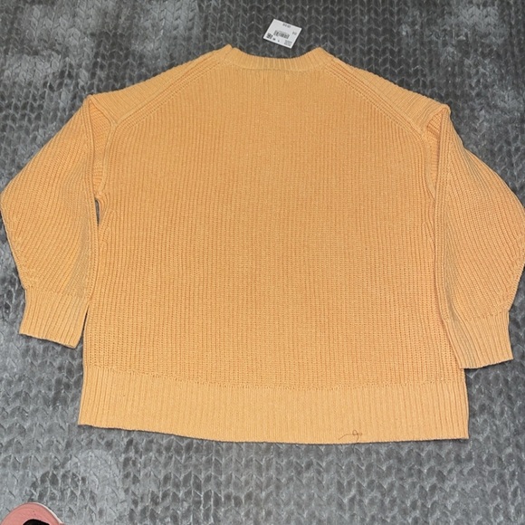 NWT American Eagle Outfitters Crew Neck Cardigan. Oversized Size Medium. - Picture 9 of 13